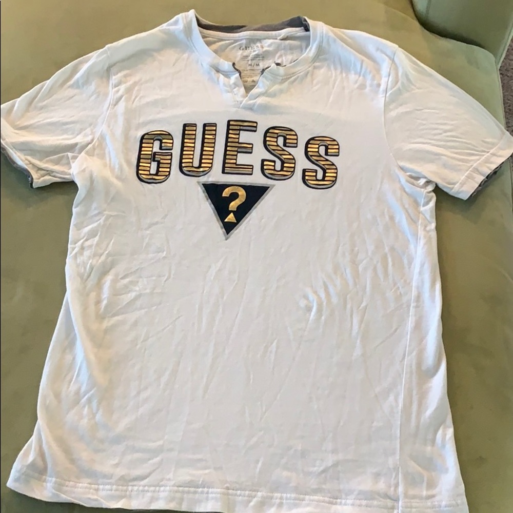 Mens guess T-shirt